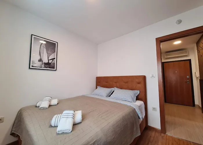 Golden Sun Apartment