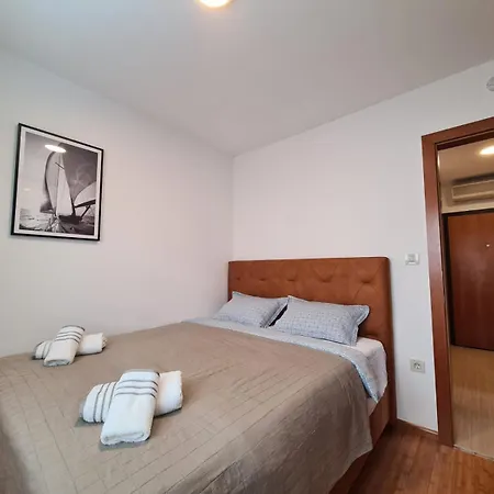 Golden Sun Apartment